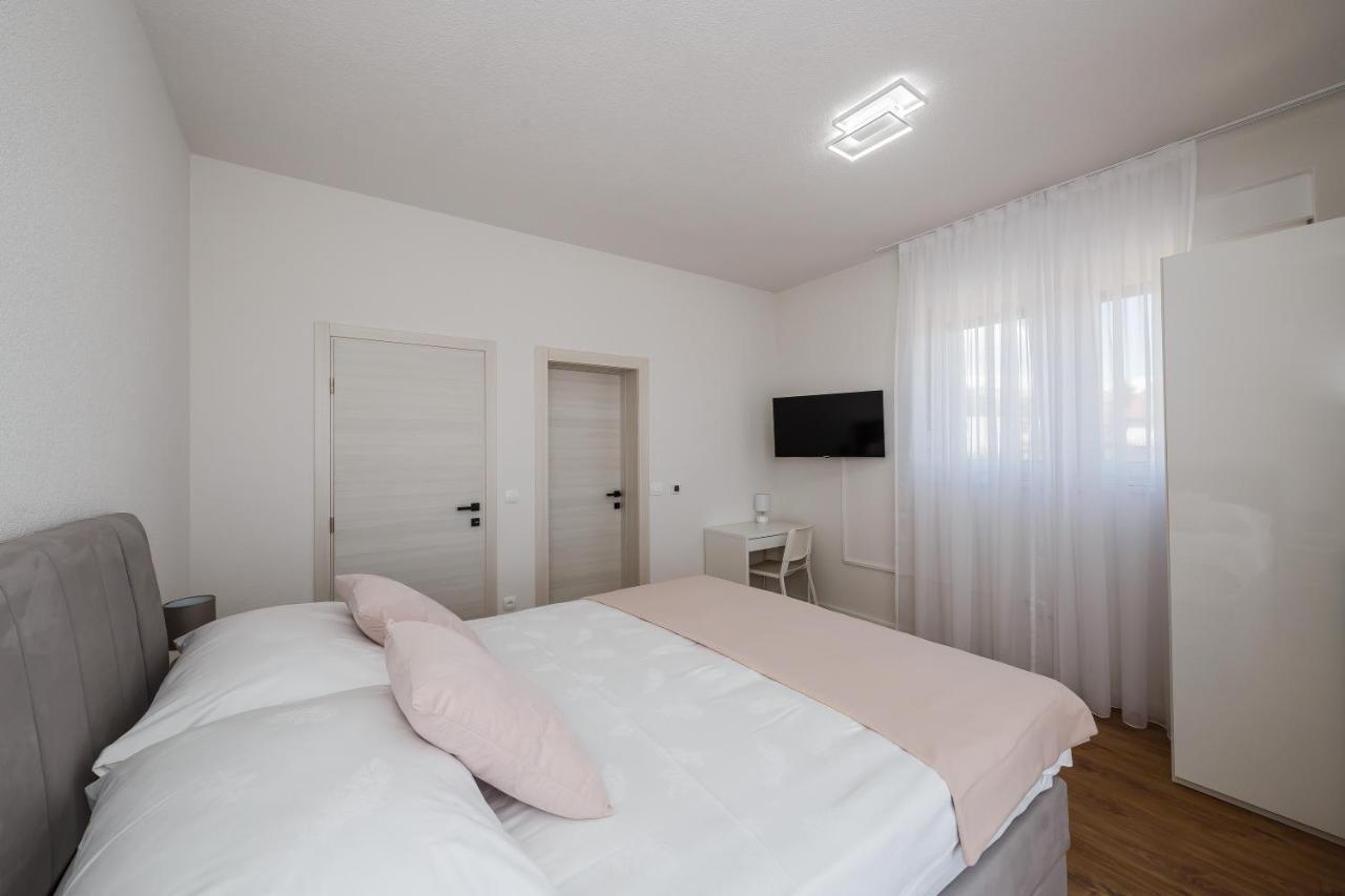 Villa Luka Kastela Luaran gambar